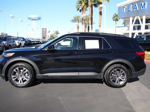 Certified 2024 Ford Explorer XLT w/ Equipment Group 202A image 4