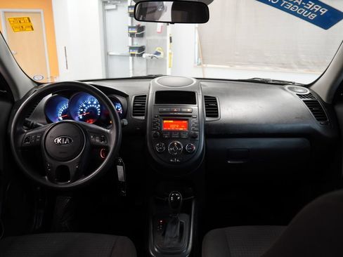 Used 2013 Kia Soul FWD image 18