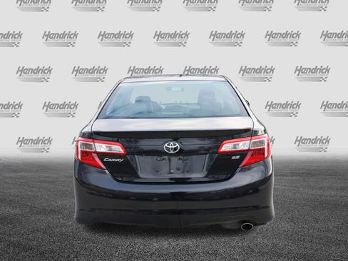 Used 2014 Toyota Camry L image 8