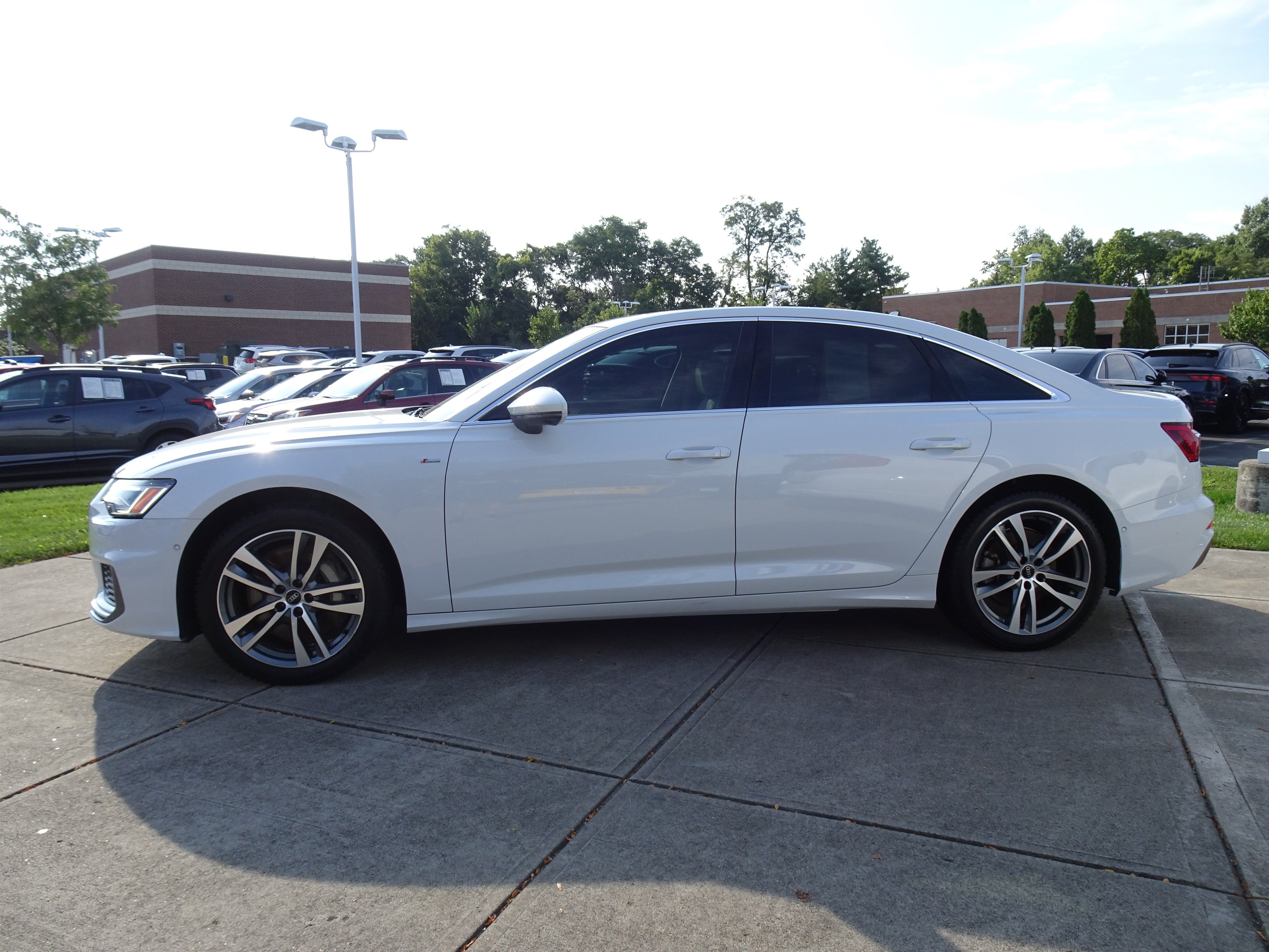 Used 2021 Audi A6 Premium Plus w/ Premium Plus Package AWD/4WD image 2