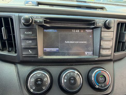 Used 2016 Toyota RAV4 LE FWD image 11