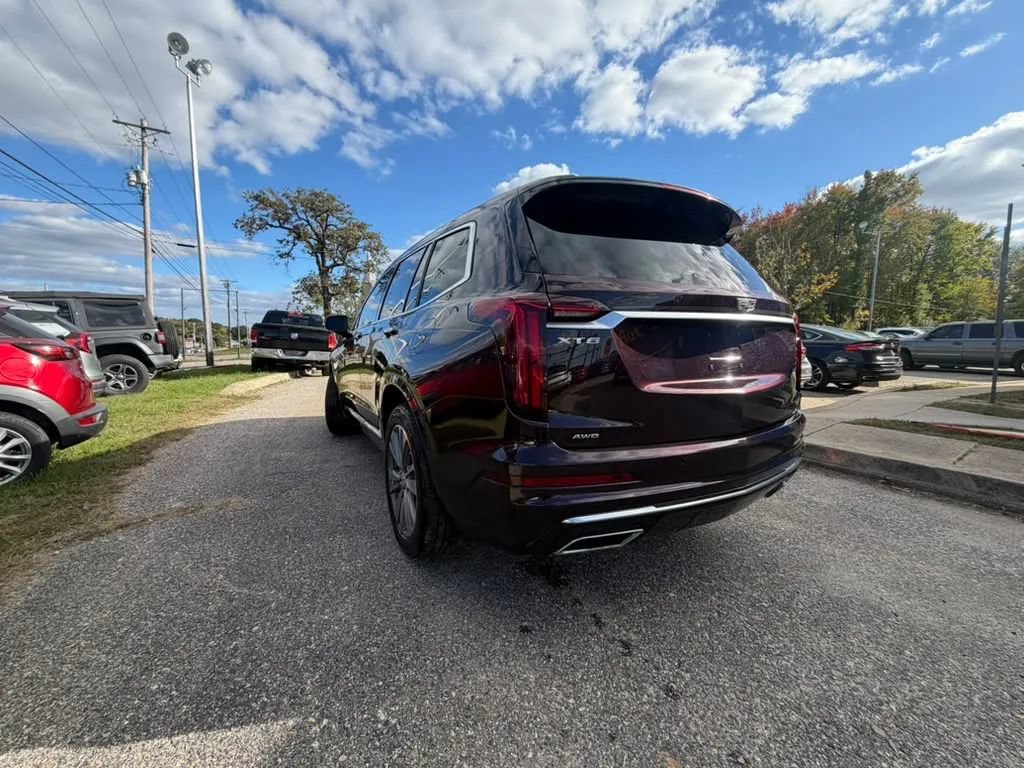 Used 2021 Cadillac XT6 Premium Luxury AWD/4WD image 4