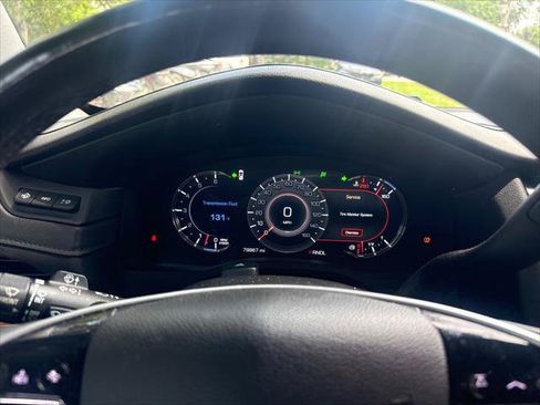 Used 2018 Cadillac Escalade ESV Luxury RWD image 38