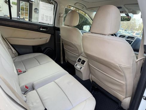 Used 2018 Subaru Outback 2.5i Limited image 10