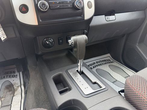 Used 2010 Nissan Xterra Off-Road image 19