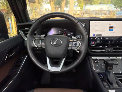 Used 2025 Lexus GX 550 AWD/4WD image 31