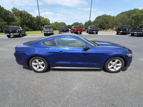 Used 2016 Ford Mustang Coupe RWD image 7