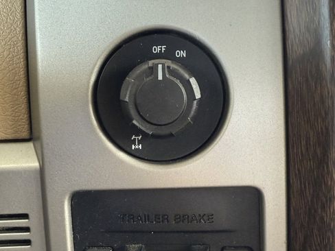 Used 2014 Ford F150 Lariat w/ Equipment Group 502A Luxury image 31