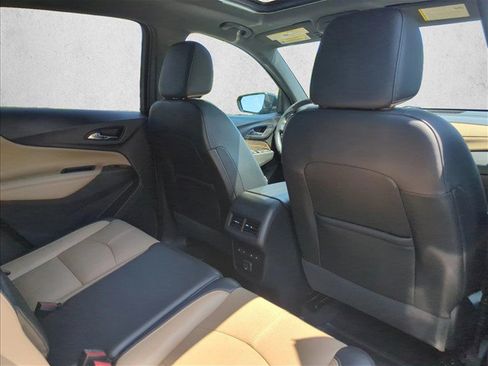 Used 2022 Chevrolet Equinox Premier FWD image 30