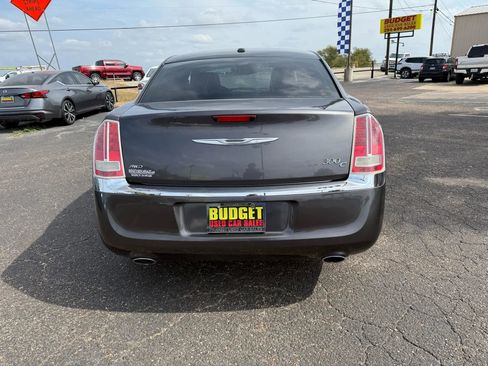 Used 2014 Chrysler 300 C image 6