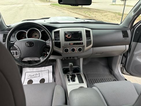 Used 2010 Toyota Tacoma PreRunner RWD image 28