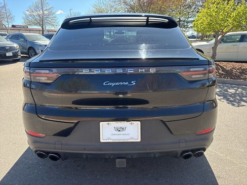 Used 2020 Porsche Cayenne S image 4