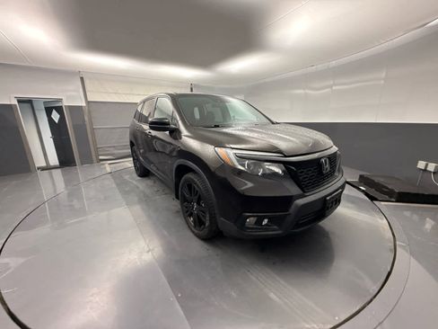 Used 2019 Honda Passport Sport image 2