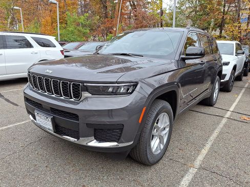 New 2025 Jeep Grand Cherokee L Laredo w/ Luxury Tech Group I image 3