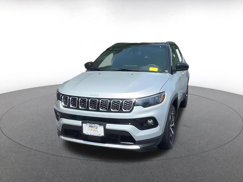 Used 2025 Jeep Compass Limited AWD/4WD image 4