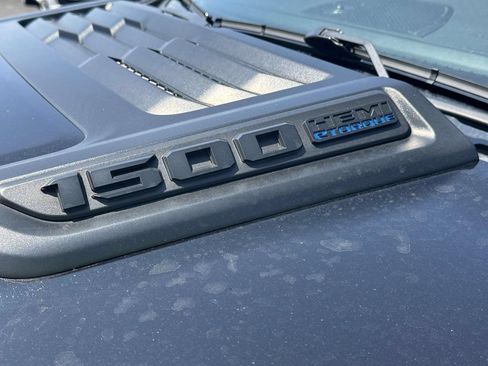 Used 2023 RAM 1500 Laramie AWD/4WD image 10