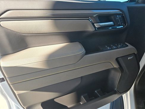 Used 2025 Chevrolet Silverado 1500 ZR2 image 32