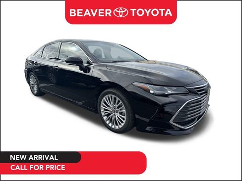 Used 2019 Toyota Avalon Limited image 1