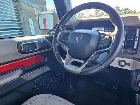 Used 2022 Ford Bronco Wildtrak image 9