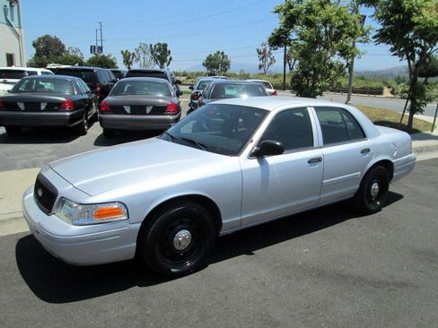 Used 2011 Ford Crown Victoria Police Interceptor w/ Radio Suppression Pkg image 2
