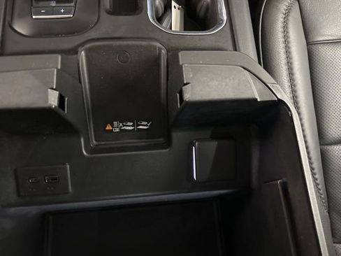 Used 2024 GMC Sierra 2500 Denali w/ Technology Package image 25