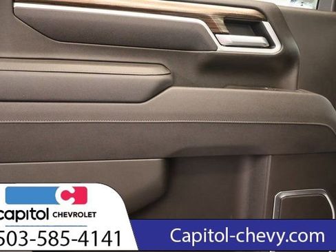 Used 2025 Chevrolet Silverado 2500 LT w/ Convenience Package image 28