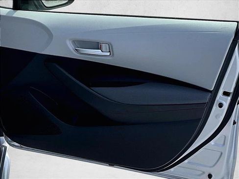 Used 2021 Toyota Corolla LE FWD image 19