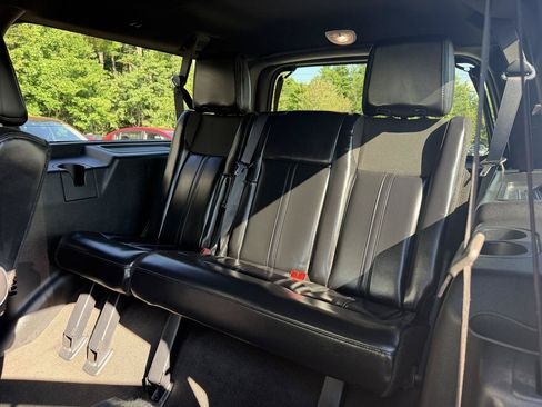 Used 2016 Lincoln Navigator L Select AWD/4WD image 9