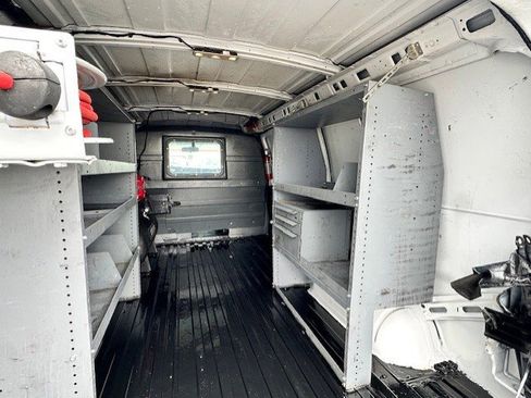 Used 2018 Chevrolet Express 2500 w/ Driver Convenience Package image 15