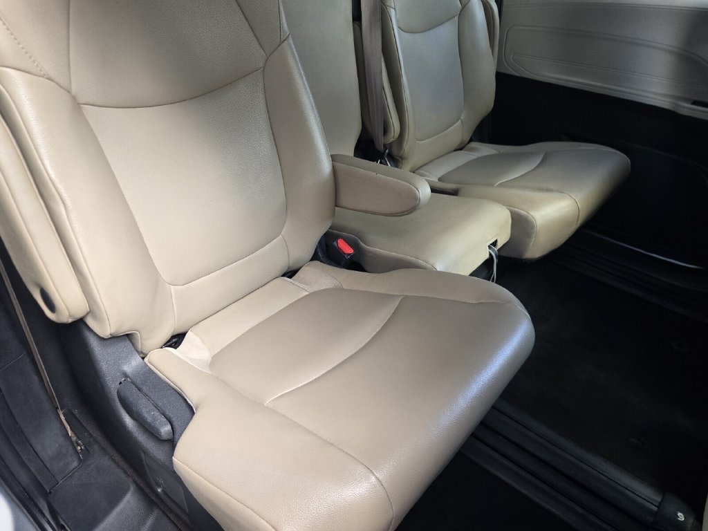 Used 2022 Toyota Sienna XLE FWD image 19