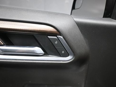 Used 2022 Chevrolet Silverado 1500 LT AWD/4WD image 17