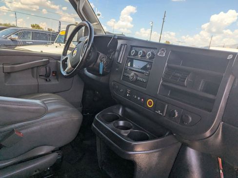 Used 2018 Chevrolet Express 2500 w/ Driver Convenience Package image 25