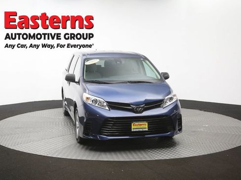 Used 2019 Toyota Sienna L FWD image 50