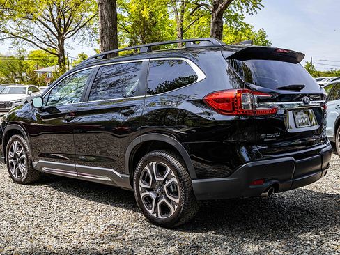 Used 2023 Subaru Ascent Limited image 4