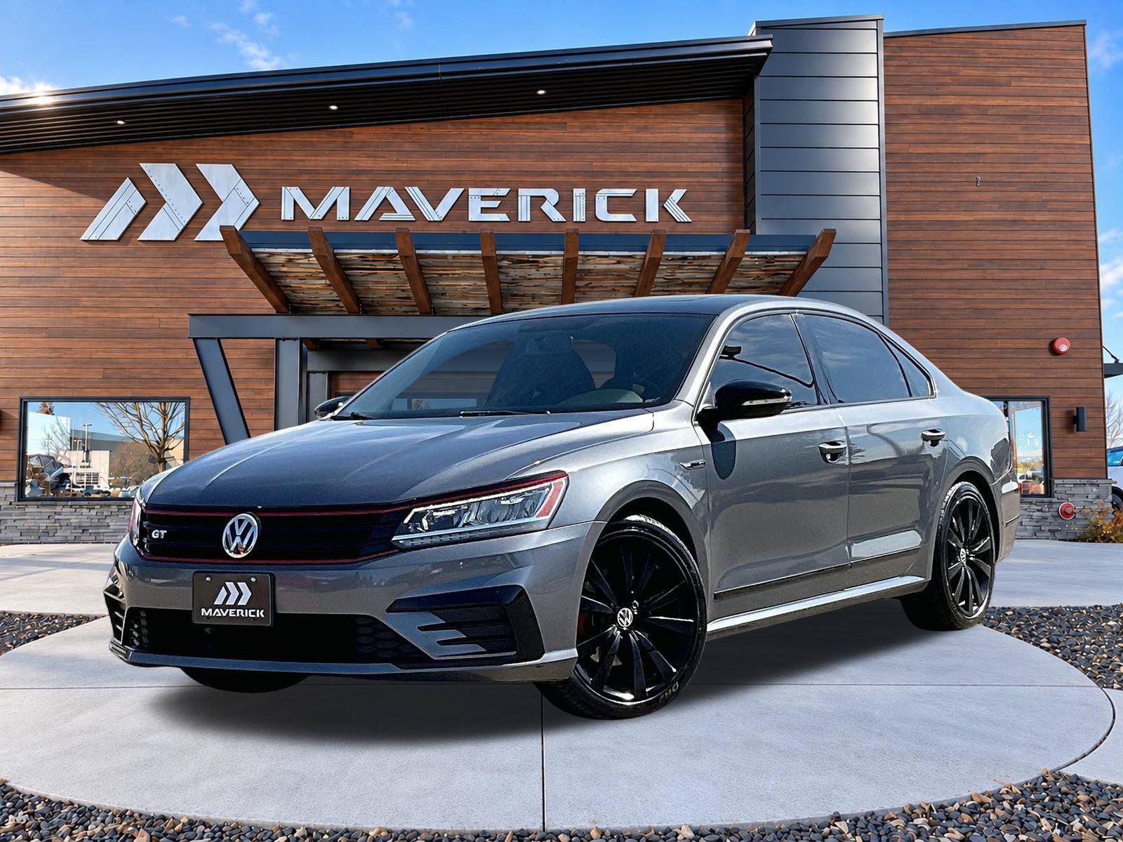 Used 2018 Volkswagen Passat 3.6 FWD image 3