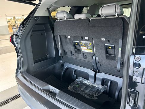 Used 2026 Toyota Sienna XLE AWD/4WD image 16