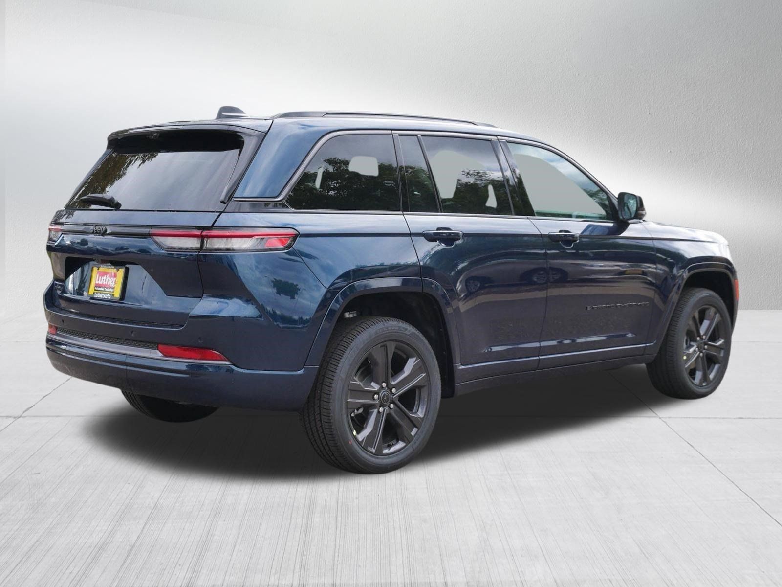 New 2027 Jeep Grand Cherokee Limited AWD/4WD image 7