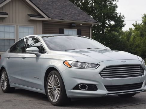 Used 2013 Ford Fusion Titanium w/ Titanium Driver Assist Pkg FWD image 4