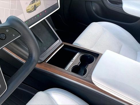 Used 2022 Tesla Model S Base image 16