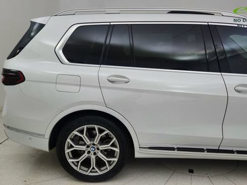 Used 2024 BMW X7 xDrive40i w/ Premium Package AWD/4WD image 7