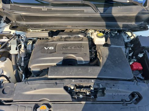 Used 2019 Nissan Pathfinder SL FWD image 27