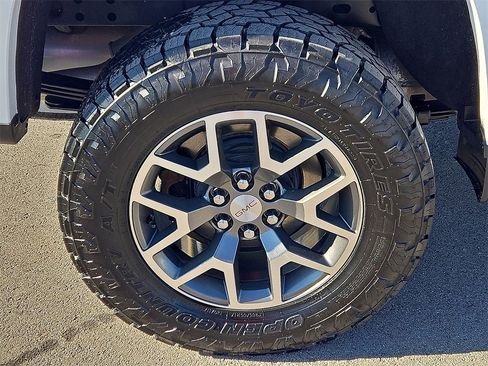 Used 2022 GMC Canyon AT4 image 7