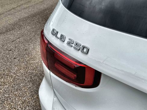 Used 2025 Mercedes-Benz GLB 250 image 15
