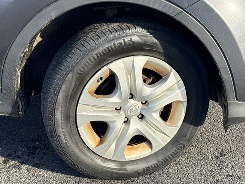 Used 2015 Toyota RAV4 LE image 9