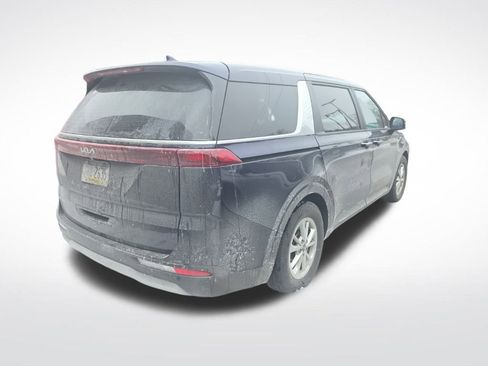 Used 2024 Kia Carnival LX image 4