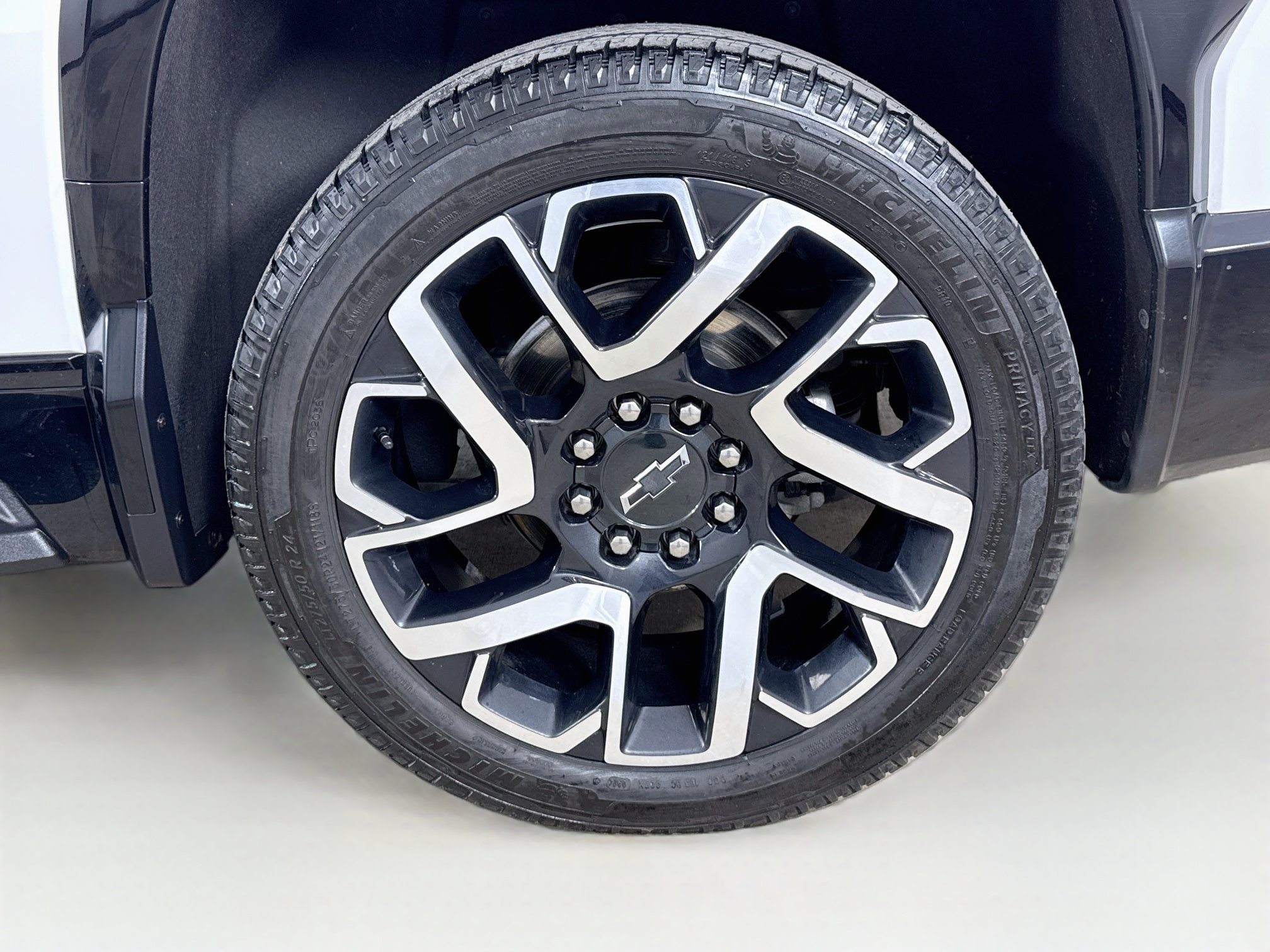 Used 2024 Chevrolet Silverado EV RST AWD/4WD image 34