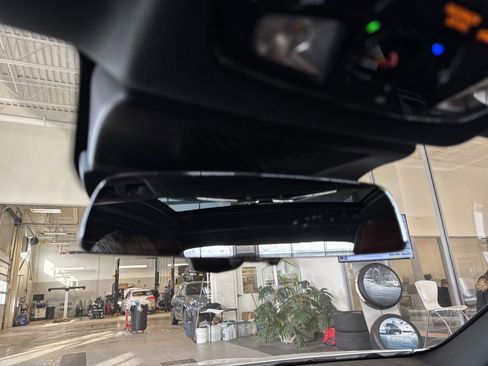 Used 2025 BMW M235i xDrive M235 xDrive w/ Premium Package image 28