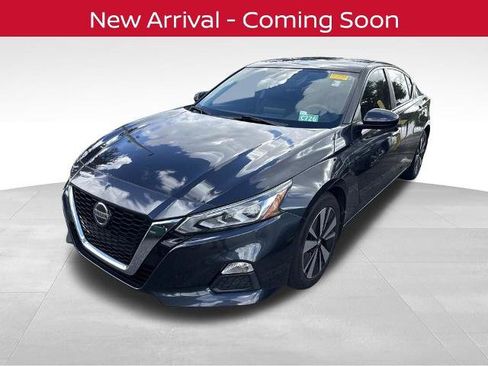 Certified 2022 Nissan Altima 2.5 SV FWD image 2