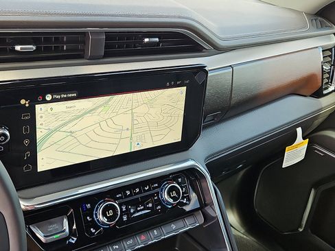 New 2026 GMC Sierra 2500 Denali w/ Denali Reserve Package image 17