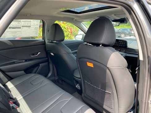 New 2026 Hyundai Elantra Limited FWD image 33